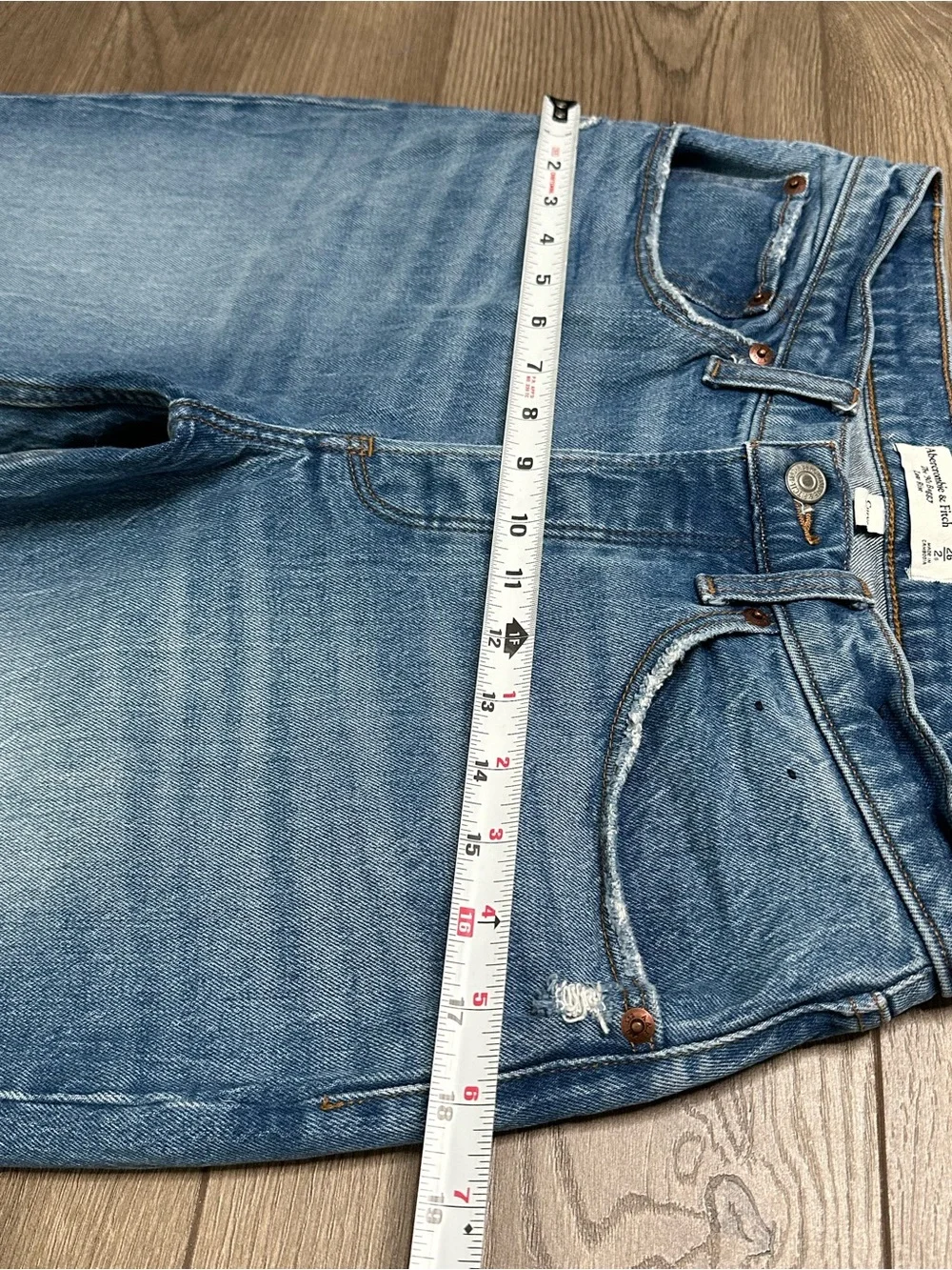 Abercrombie & Fitch 27